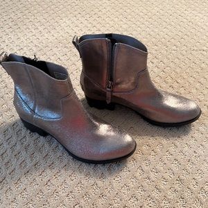 Sorel water proof boots - 8.5